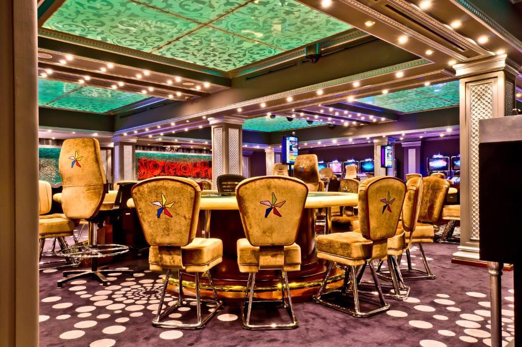 Savannah Hotel & Casino ปารามารีโบ ภายนอก รูปภาพ