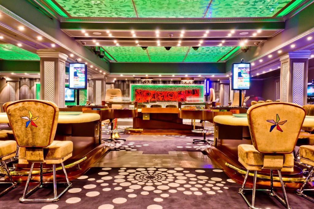 Savannah Hotel & Casino ปารามารีโบ ภายนอก รูปภาพ
