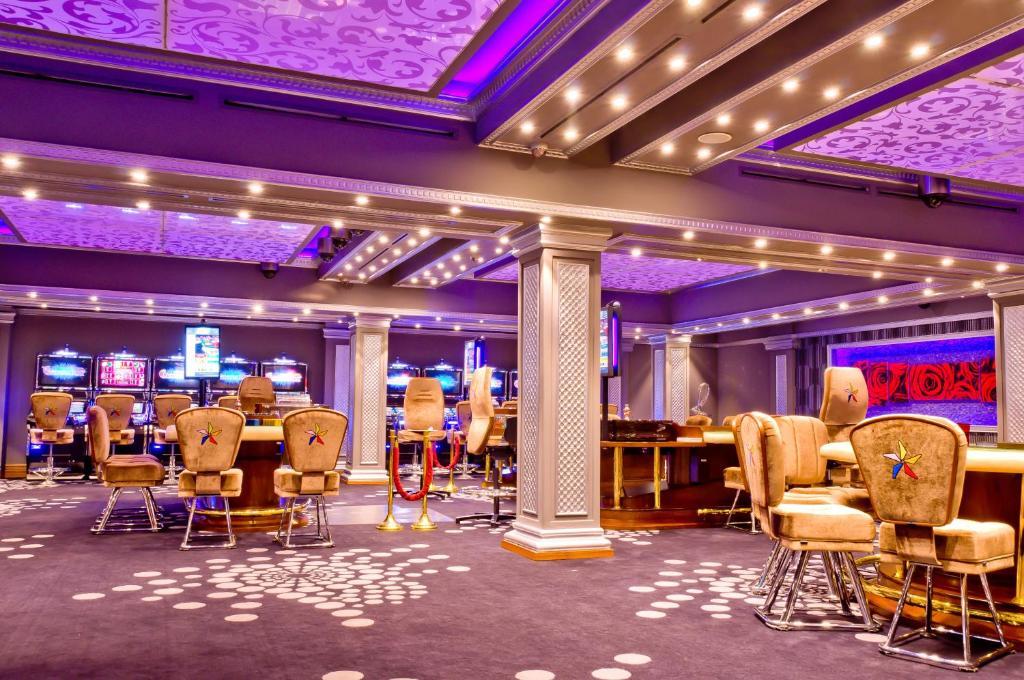 Savannah Hotel & Casino ปารามารีโบ ภายนอก รูปภาพ