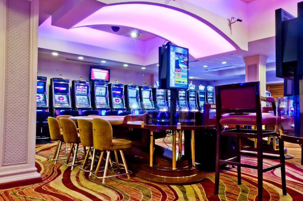 Savannah Hotel & Casino ปารามารีโบ ภายนอก รูปภาพ
